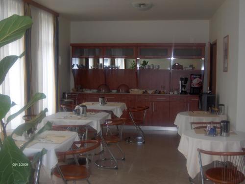 Panzio Sissi Hotel Godollo Ngoại thất bức ảnh