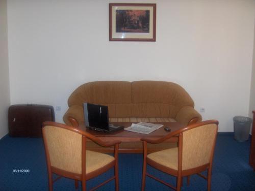 Panzio Sissi Hotel Godollo Ngoại thất bức ảnh